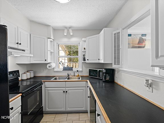 4th image of 126 Oakmont Drive Apt 15