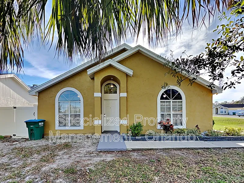 3 bed, 2.0 bath, 1187 sqft, $1,999 — Photo 1