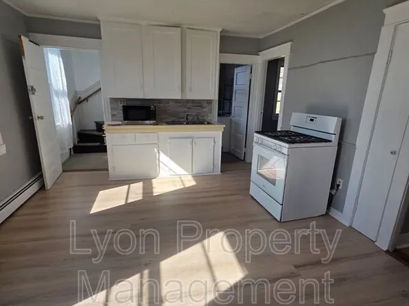 26 Morgan Ave Floor 2, North Providence, RI 02911