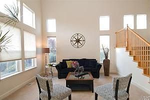 4th image of 20 Heritage Ct