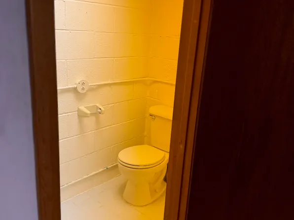 152 Clover Ridge Dr, Syracuse, NY 13206