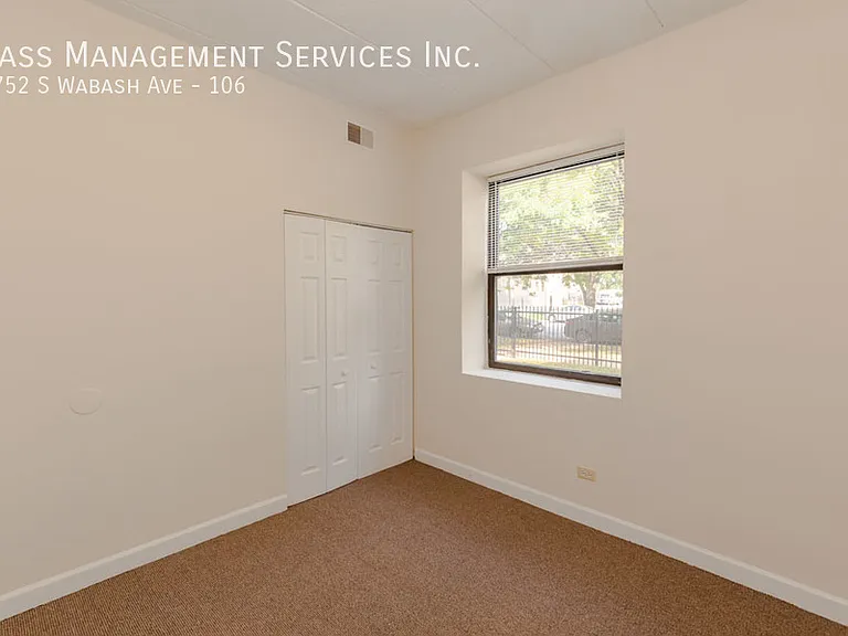 4752 S Wabash Ave #106 — Photo 4