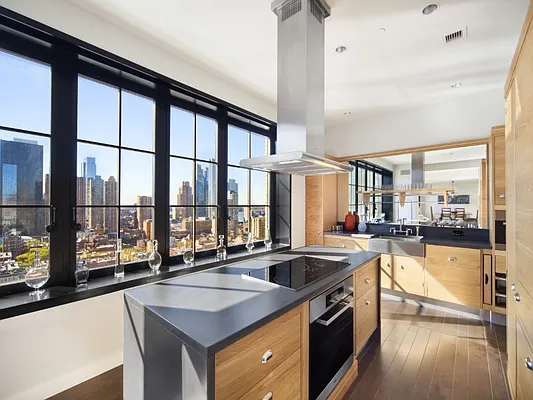 Sold by Sotheby's International Realty | media 25