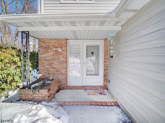 2nd image of 184 Patriots Rd