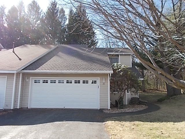 1st image of 26 Green Meadow Dr