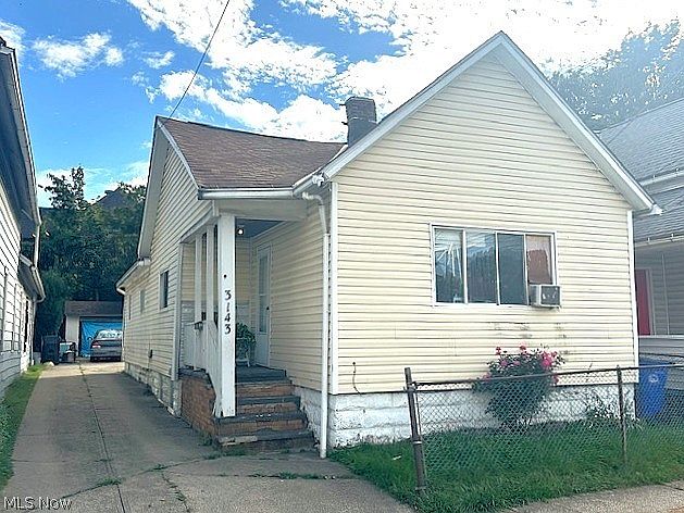 1st image of 3143 Trowbridge Ave