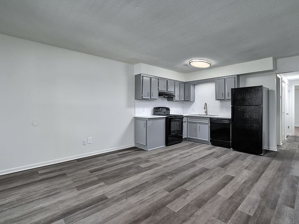 Dogwood - Living Room & Kitchen
