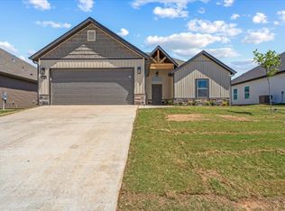 1050 Sunshine Ct, Centerton, AR 72719