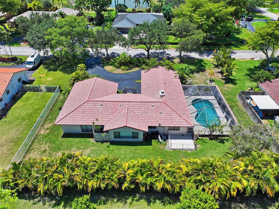 1st image of 11261 NW 33rd Street