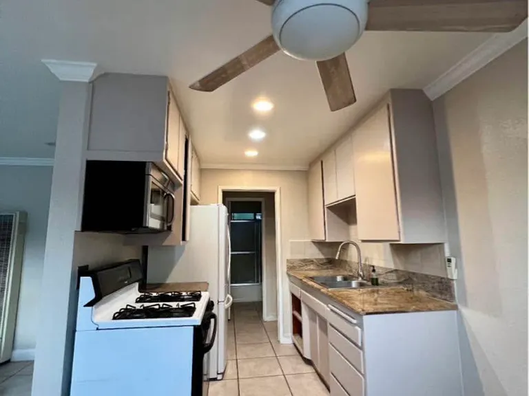 311 Mesa Dr #3 — Photo 4