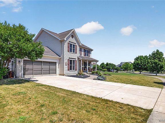 2nd image of 28 Apple Blossom Blvd