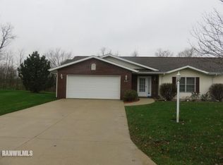 2121 W Navajo Dr, Freeport, IL 61032