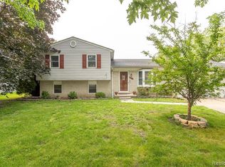 27251 Karen Marie Dr, Chesterfield, MI