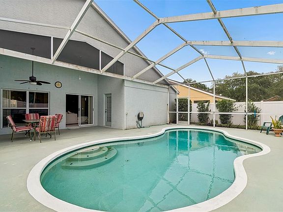 2nd image of 923 Hunter Ln