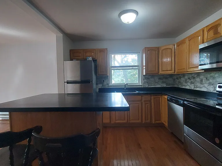 10 Hillcrest St #B — Photo 13
