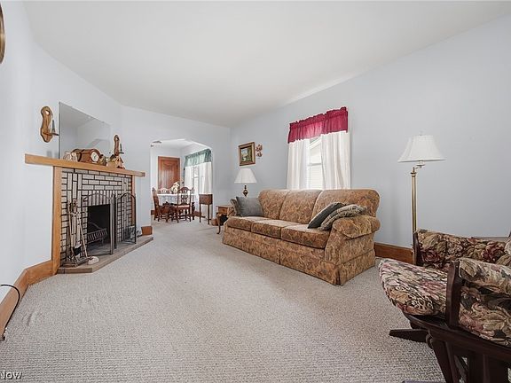 5th image of 4069 Chester Ave