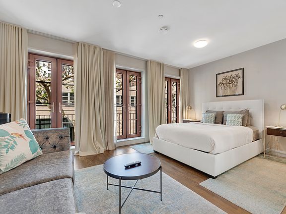5th image of 206 E 20th St #23