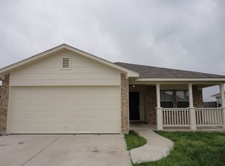 102 Bayliss St, Hutto, TX 78634