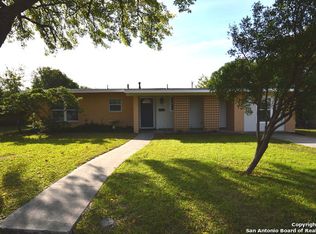 330 Sprucewood Ln, San Antonio, TX 78216