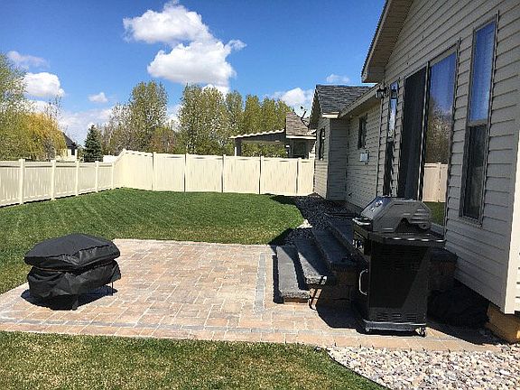 4th image of 4650 Greystone Ln