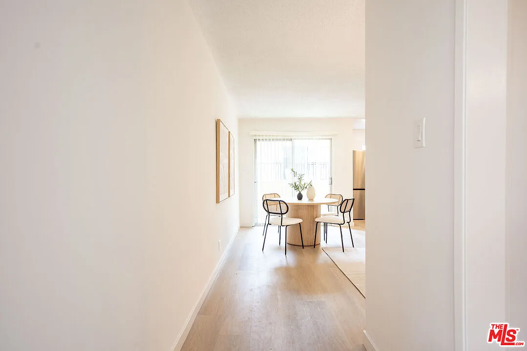 Studio, 1.0 bath, 425 sqft, $2,995 — Photo 3