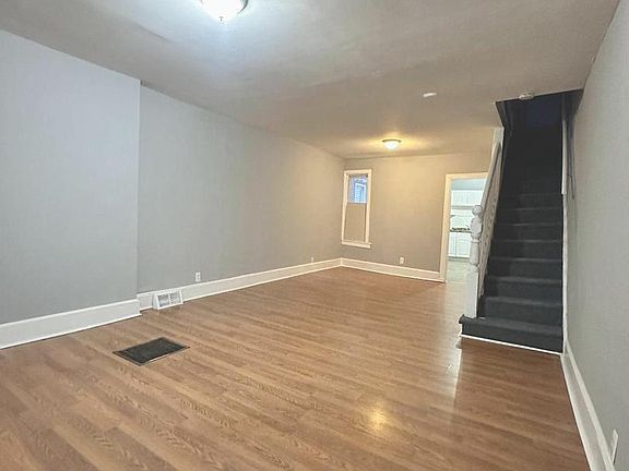 2nd image of 1109 Nottingham Way