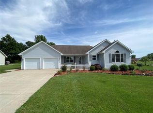 1503 Taylor Lakeside Dr, Olney, IL 62450