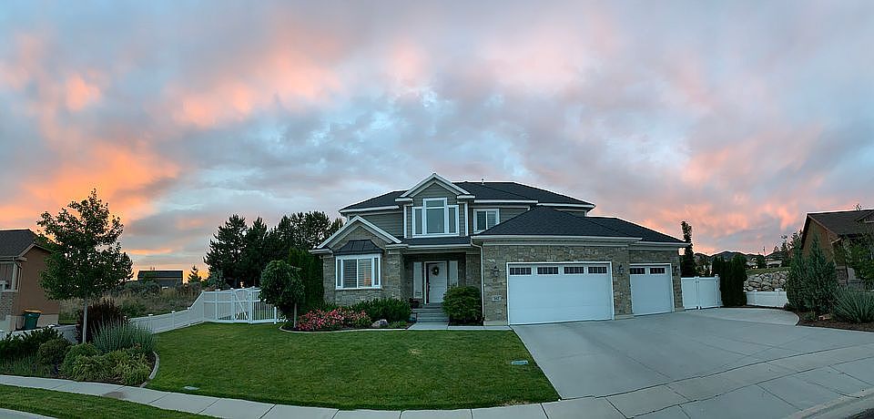1st image of 162 W Banbury Ct