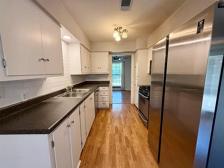 6301 Emory Ln — Photo 4