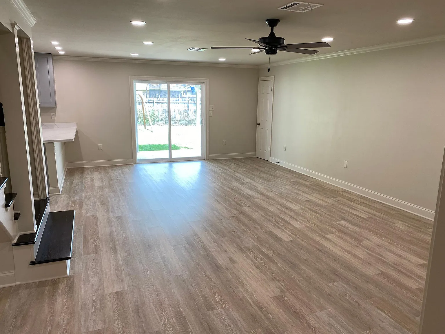 3 bed, 2.5 bath, 1700 sqft, $2,500 — Photo 4
