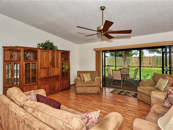 3rd image of 141 Shady Pine Ln
