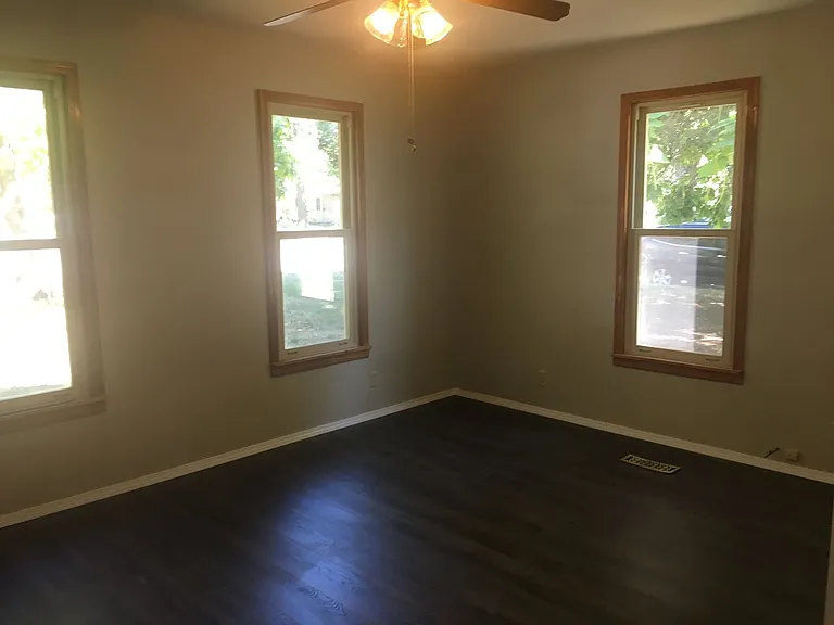 729 Main St — Photo 5