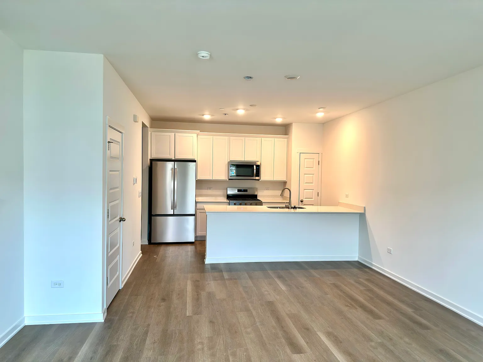 3 bed, 1543 sqft, $2,700 — Photo 3