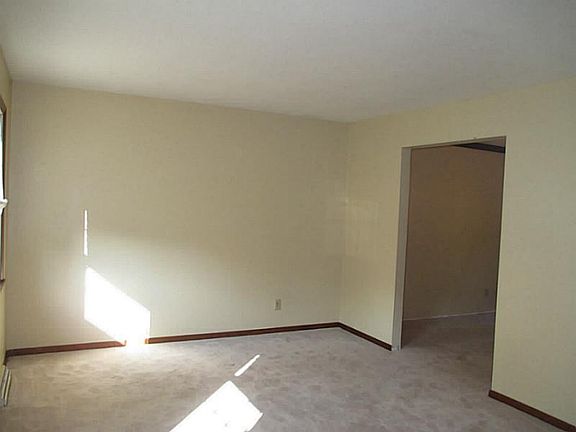 3rd image of 112 Winterwood Dr