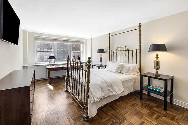 Sold by Compass | media 7