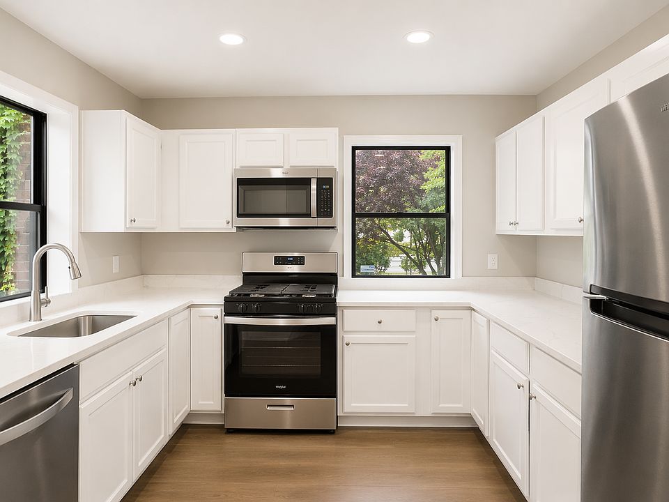 1st image of 3275 15th Pl SE APT 101