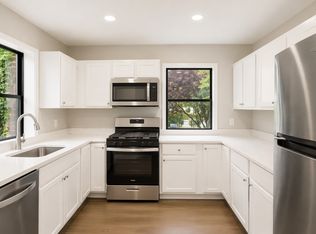 3275 15th Pl SE APT 101, Washington, DC 20020