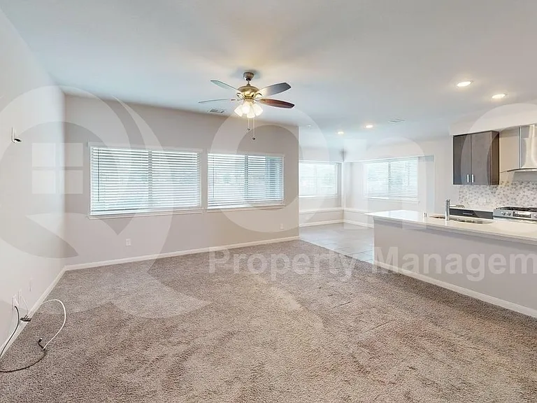 1016 Highberry Dr — Photo 4