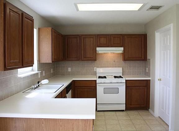 3rd image of 17609 Wiseman Dr
