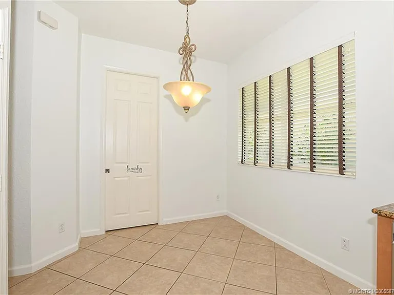 2206 SW Cape Cod Dr — Photo 8