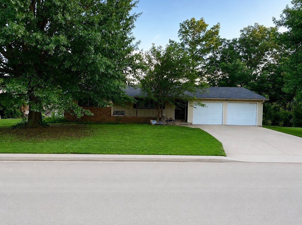 15 Sunset Dr - Property Image