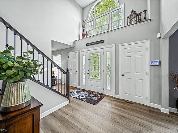 2nd image of 615 Dewitt Dr