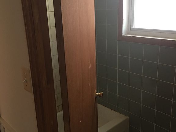 5th image of 639 N 12th St #3