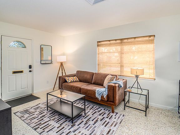 3rd image of 723 S Wilson Ave #723