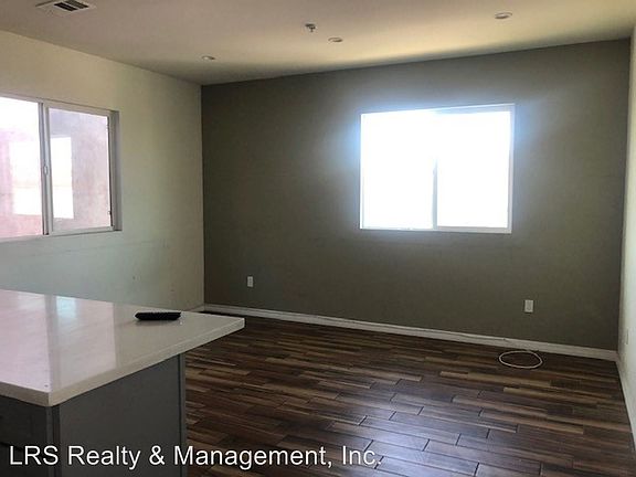 2nd image of 837 E 108th St #837