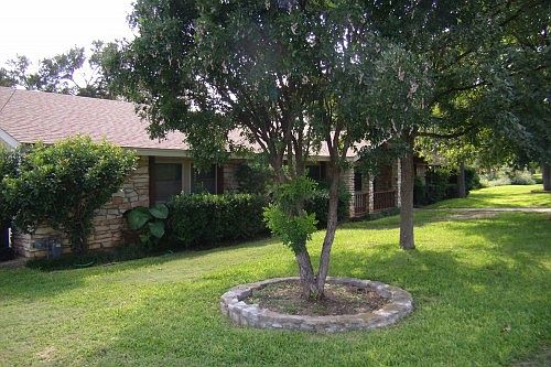 1st image of 806 Country Club Rd