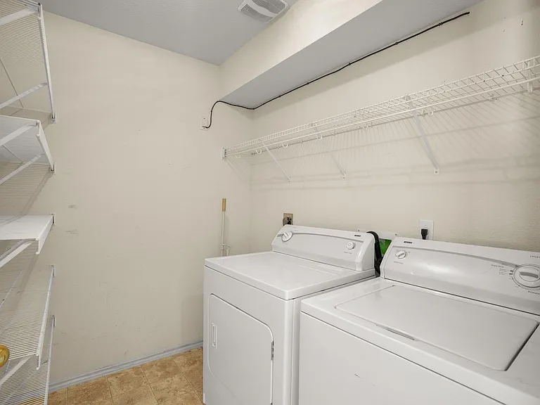 12945 White House St — Photo 13