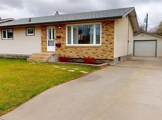 727 Vaughan Ave, Selkirk, MB R1A 0T5