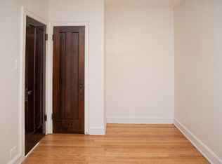 4224 N Clark St #3F, Chicago, IL 60613