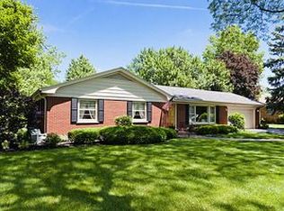 10930 Jann Ct, La Grange, IL 60525